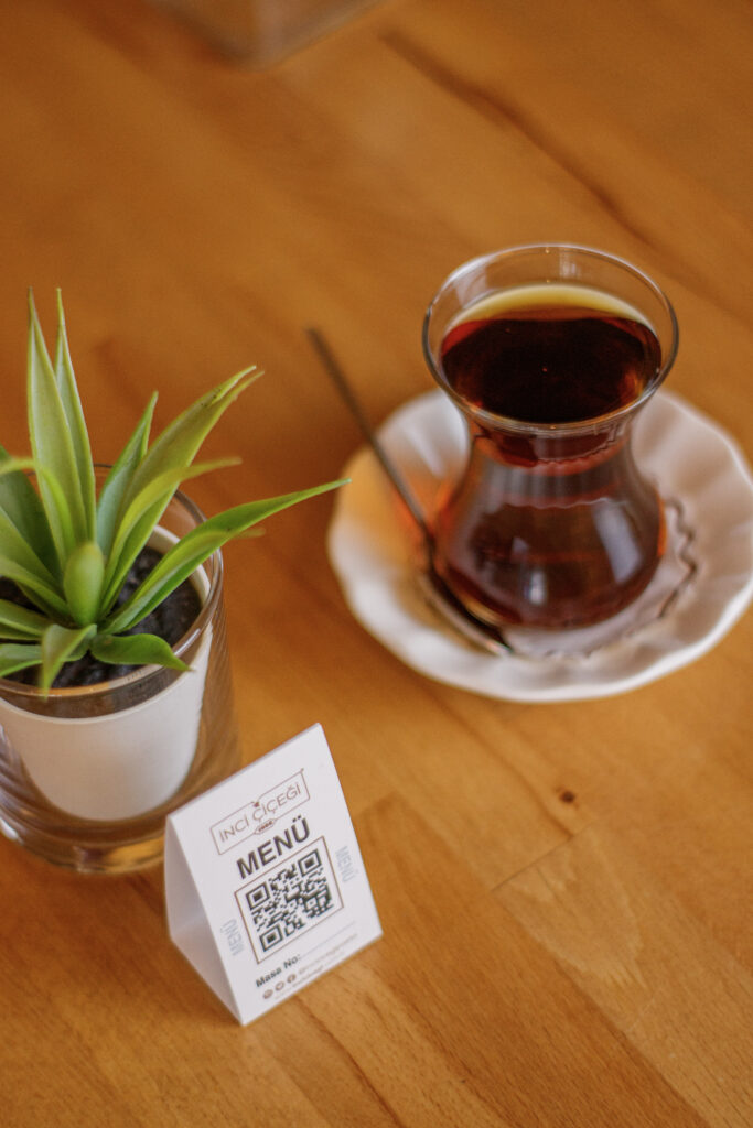 BARDAKTA ÇAY