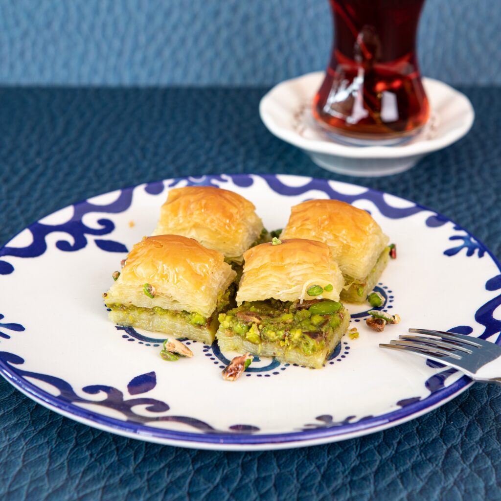 ANTEP FISTIKLI BAKLAVA 4 DİLİM